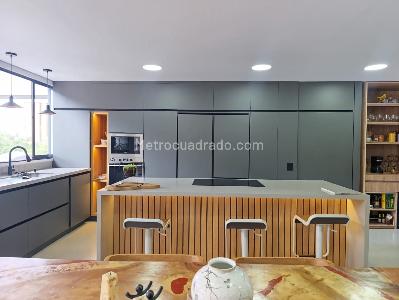 Apartamento en venta en El Poblado, Medellín · foto 6 de 19