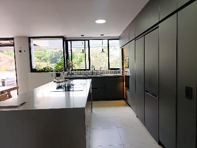 Apartamento en venta en El Poblado, Medellín · foto 7 de 19