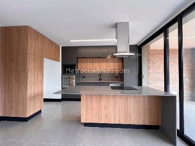 Casa de 3 alcobas en venta en Rionegro, Rionegro, 326 m² · foto 5 de 17