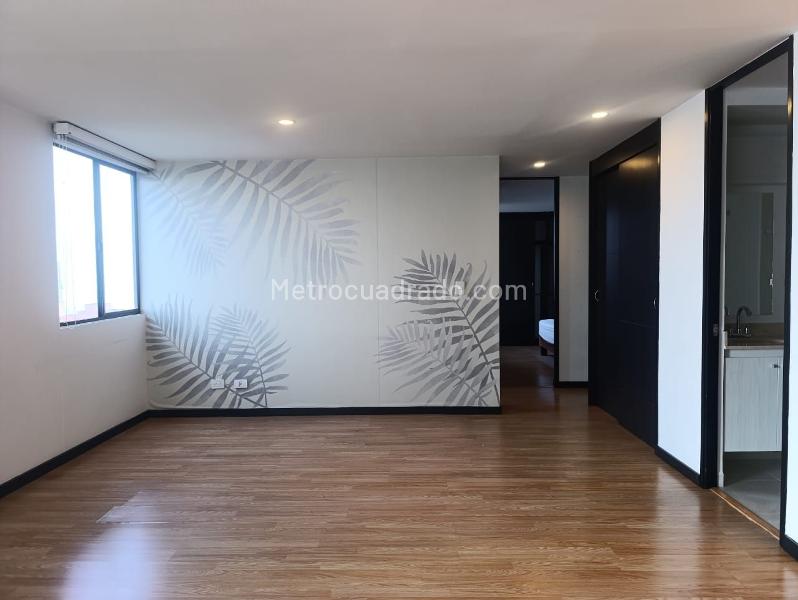 Apartamento de 2 Alcobas en El Poblado con Terraza y Parqueadero Cubierto - 4