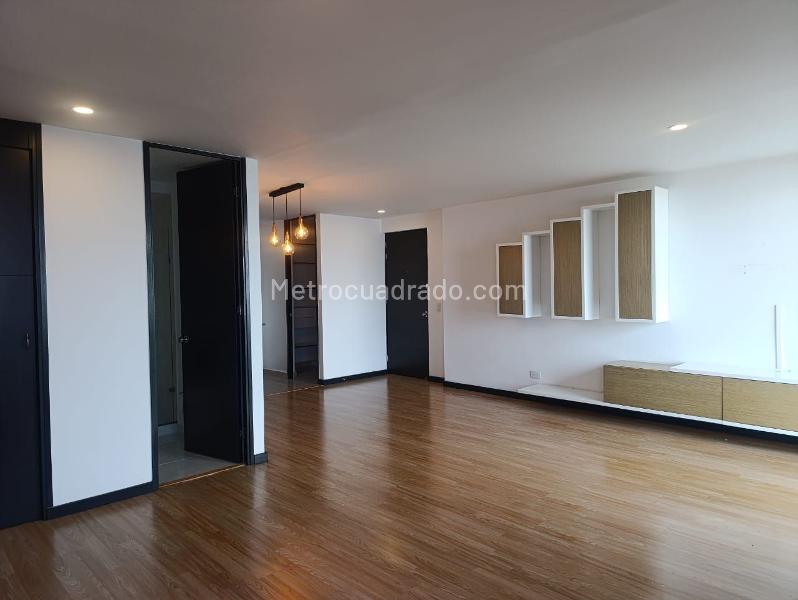 Apartamento de 2 Alcobas en El Poblado con Terraza y Parqueadero Cubierto - 6