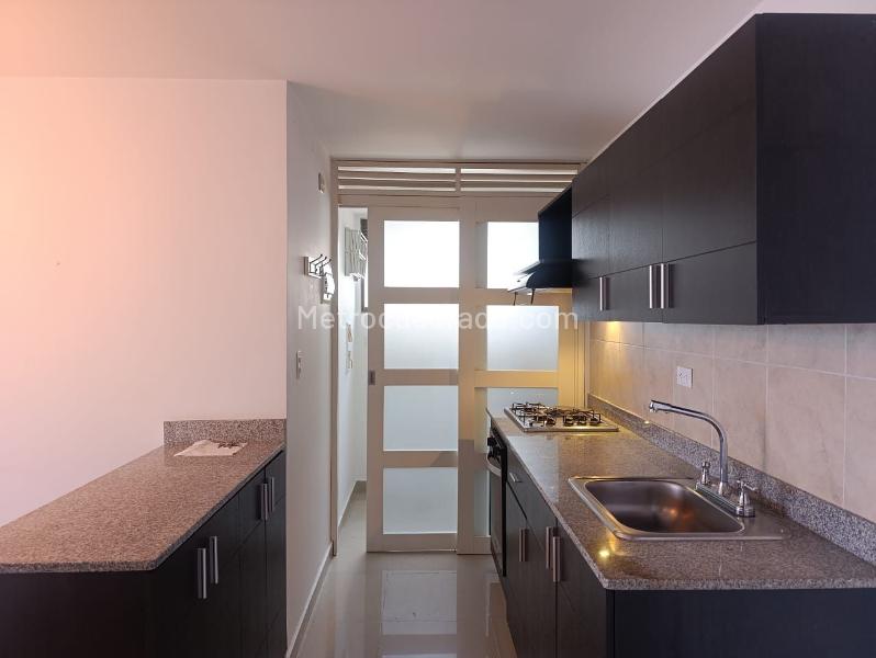 Apartamento de 2 Alcobas en El Poblado con Terraza y Parqueadero Cubierto - 8