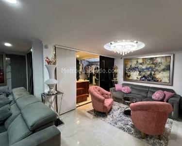 Casa de 3 alcobas en venta en Envigado, Envigado, 270 m² · foto 3 de 19