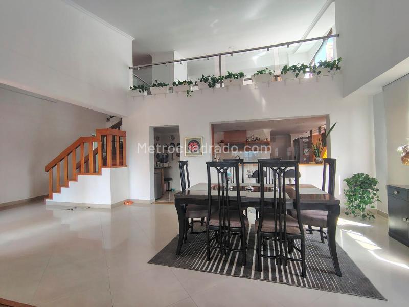 Apartamento Amoblado de 4 Alcobas en El Poblado - 4