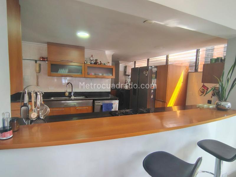 Apartamento Amoblado de 4 Alcobas en El Poblado - 5