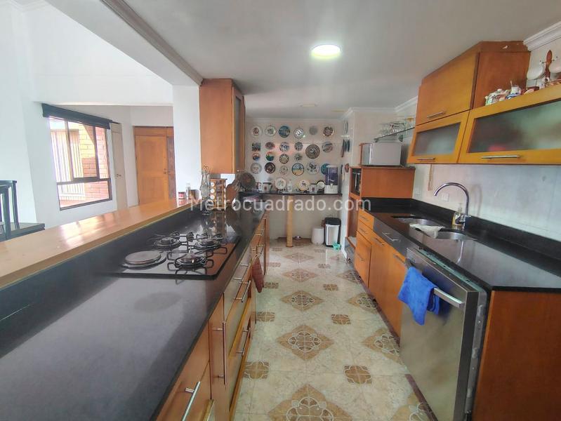 Apartamento Amoblado de 4 Alcobas en El Poblado - 6