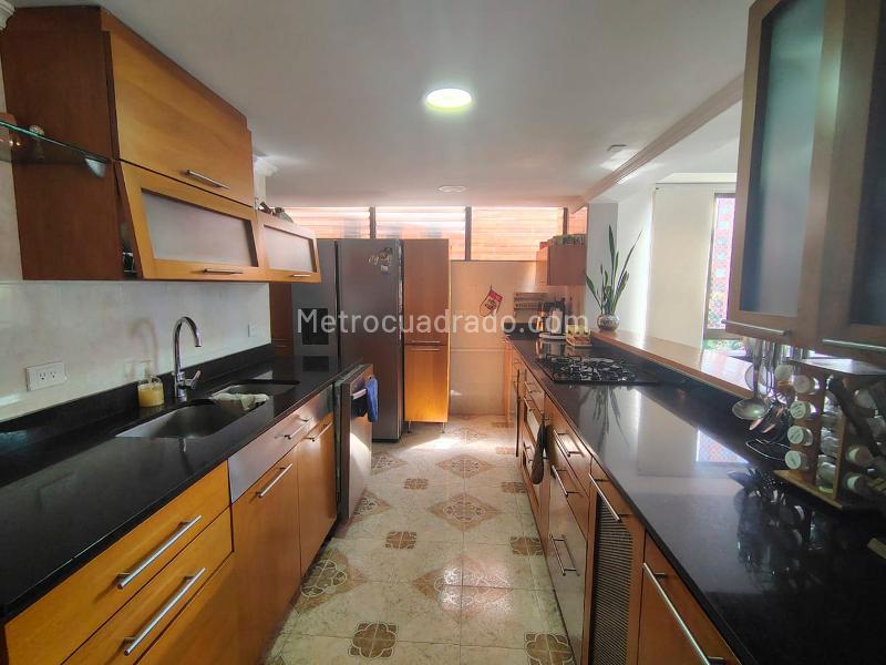 Apartamento Amoblado de 4 Alcobas en El Poblado - 7