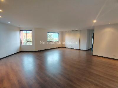 Apartamento de 3 alcobas en venta en El Poblado, Medellín, 150 m² · foto 2 de 18