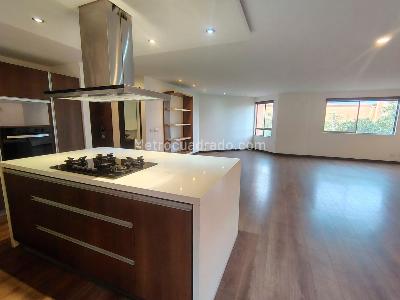 Apartamento de 3 alcobas en venta en El Poblado, Medellín, 150 m² · foto 8 de 18