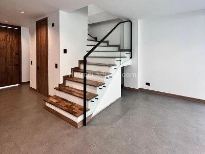 Casa de 4 alcobas en venta en Rionegro, Rionegro, 253 m² · foto 2 de 17