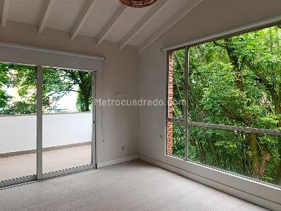 Apartamento de 3 alcobas en venta en El Poblado, Medellín, 220 m² · foto 11 de 19