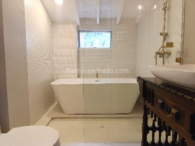 Apartamento de 3 alcobas en venta en El Poblado, Medellín, 220 m² · foto 16 de 19