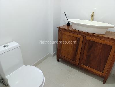 Apartamento de 3 alcobas en venta en El Poblado, Medellín, 220 m² · foto 18 de 19