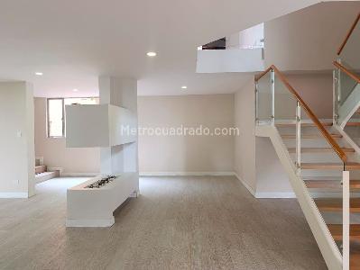Apartamento de 3 alcobas en venta en El Poblado, Medellín, 220 m² · foto 2 de 19