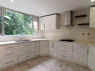 Apartamento de 3 alcobas en venta en El Poblado, Medellín, 220 m² · foto 6 de 19