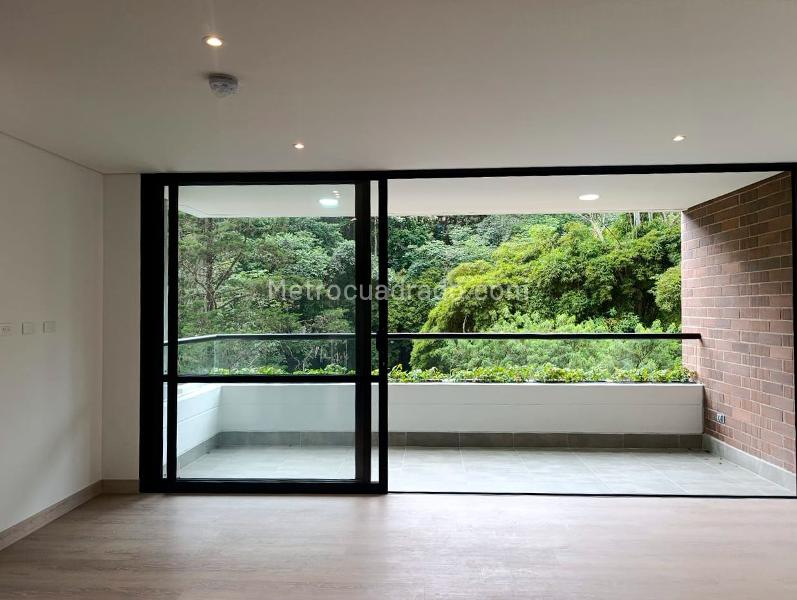 1BR Studio Apartment with Terrace in El Poblado