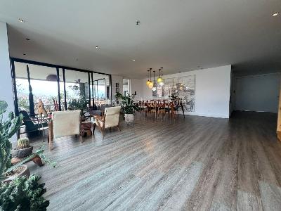 Apartamento en venta en El Poblado, Medellín · foto 2 de 19