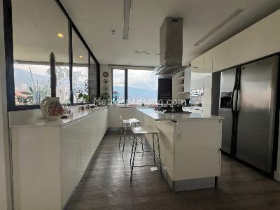 Apartamento en venta en El Poblado, Medellín · foto 4 de 19