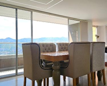 Apartamento de 3 alcobas en venta en Altos Del Poblado, Medellín, 165 m² · foto 2 de 14