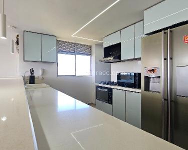 Apartamento de 3 alcobas en venta en Altos Del Poblado, Medellín, 165 m² · foto 6 de 14