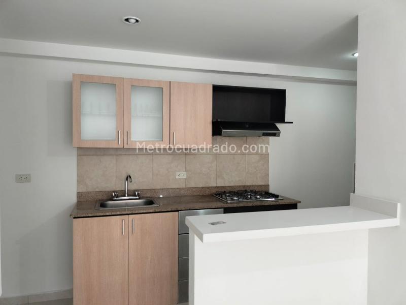 3BR Apartment with Balcony and Covered Parking in Growing El Poblado Area - 5