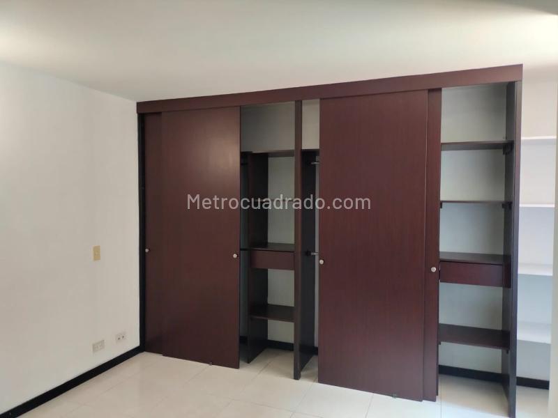 3BR Apartment with Balcony and Covered Parking in Growing El Poblado Area - 8