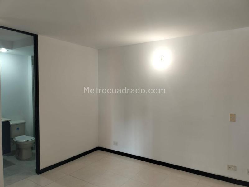 3BR Apartment with Balcony and Covered Parking in Growing El Poblado Area - 9