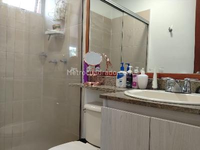 Apartamento de 3 alcobas en venta en El Poblado, Medellín, 106 m² · foto 18 de 19