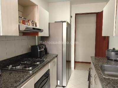 Apartamento de 3 alcobas en venta en El Poblado, Medellín, 106 m² · foto 6 de 19