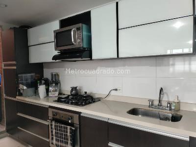 Apartamento de 3 alcobas en venta en El Poblado, Medellín, 92 m² · foto 5 de 16