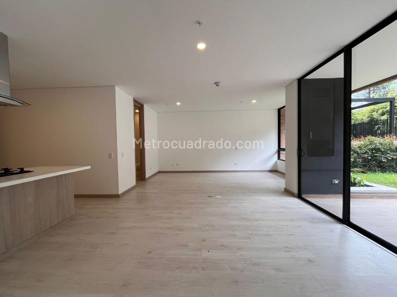 1BR Apartment in El Retiro (70 m²) - 2