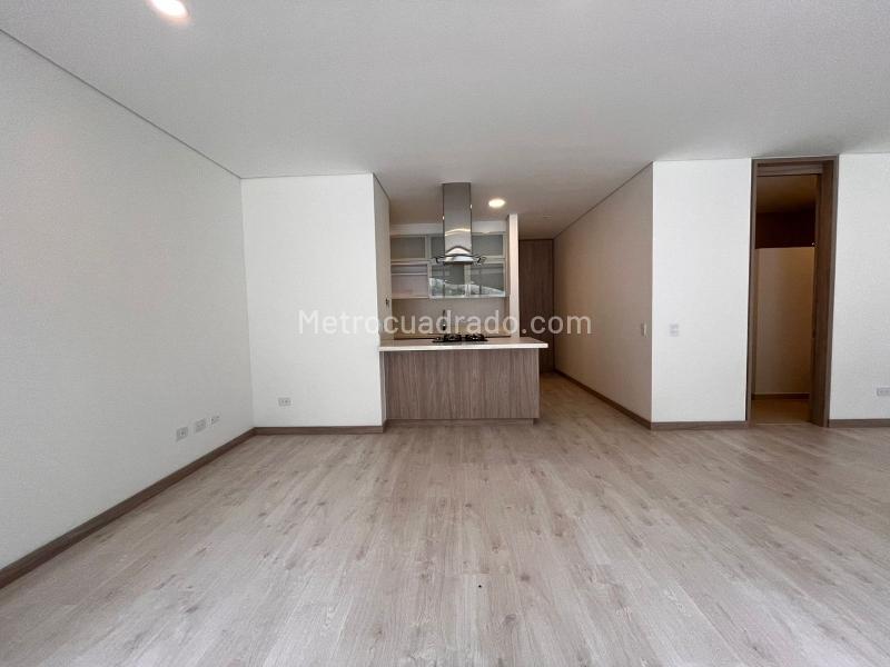 1BR Apartment in El Retiro (70 m²) - 4