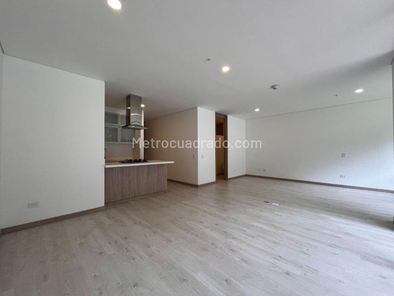 1BR Apartment in El Retiro (70 m²) - 5