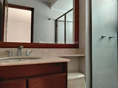 Apartamento de 3 alcobas en venta en El Poblado, Medellín, 185 m² · foto 18 de 19