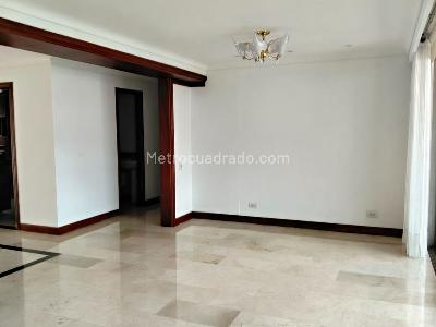 Apartamento de 3 alcobas en venta en El Poblado, Medellín, 185 m² · foto 2 de 19