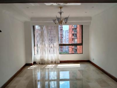 Apartamento de 3 alcobas en venta en El Poblado, Medellín, 185 m² · foto 4 de 19
