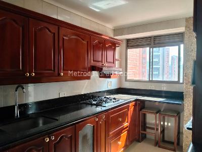 Apartamento de 3 alcobas en venta en El Poblado, Medellín, 185 m² · foto 5 de 19