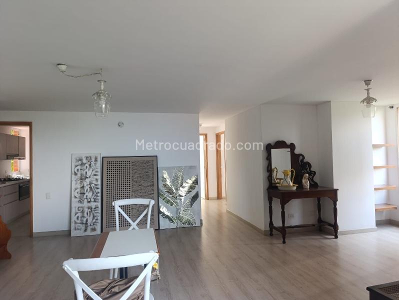 3BR Apartment with Balcony and Covered Linear Parking in El Poblado - 4