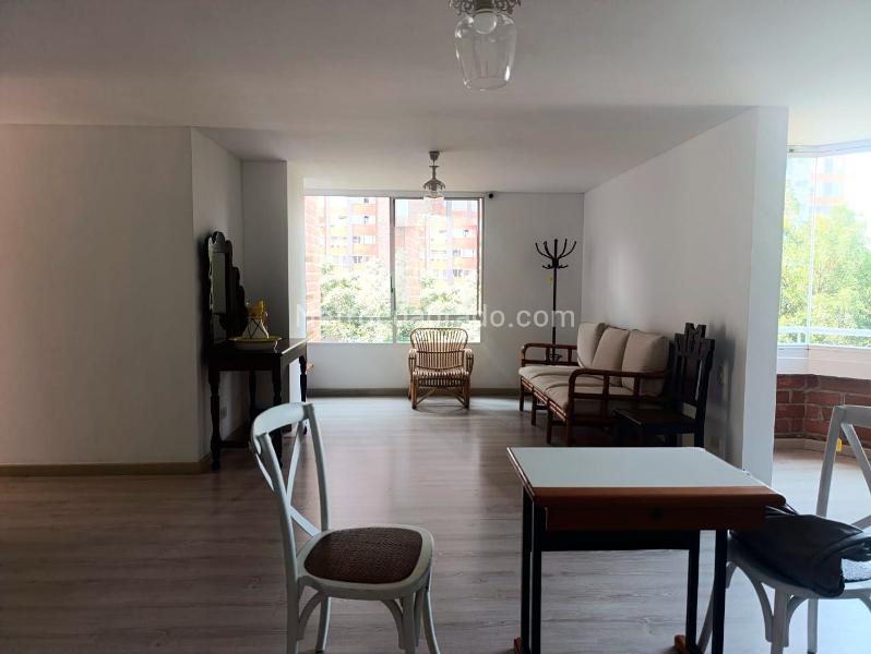 3BR Apartment with Balcony and Covered Linear Parking in El Poblado - 5