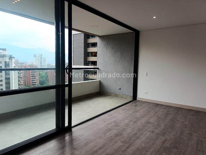 1BR Studio Apartment with Terrace in El Poblado - 3