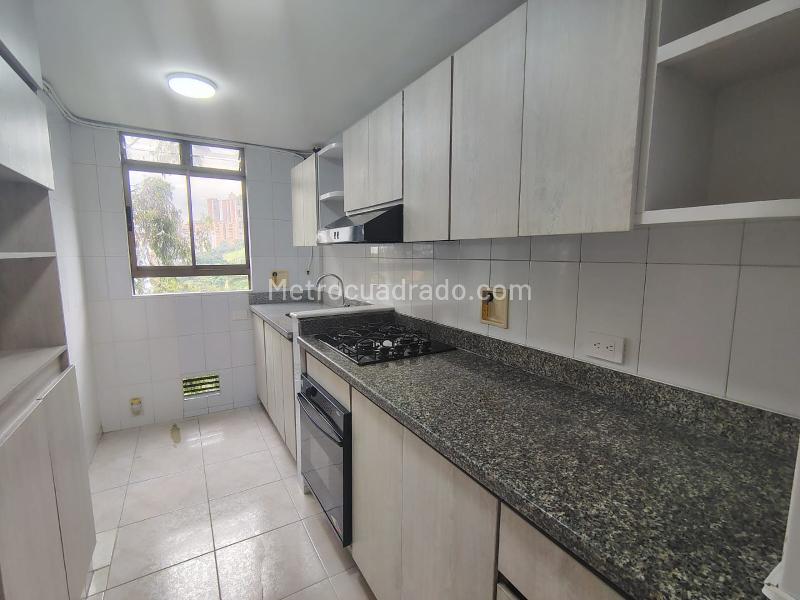 Apartamento de 2 Alcobas en Conjunto Cerrado en El Poblado - 6