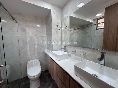 Apartamento de 3 alcobas en arriendo en El Poblado, Medellín, 160 m² · foto 16 de 20