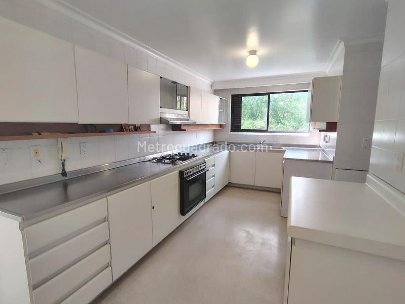 Elegant 3BR Apartment with Amenities in El Poblado - 7