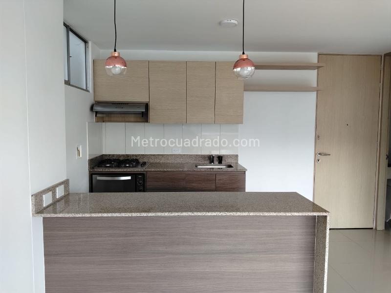 2BR Apartment with Balcony and Covered Parking in El Poblado - 5