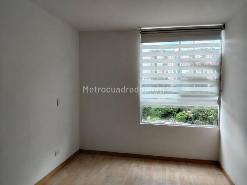 2BR Apartment with Balcony and Covered Parking in El Poblado - 8