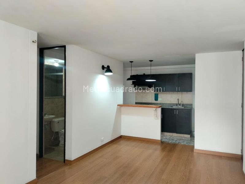 Apartamento de 3 Alcobas en El Poblado con Balcón y Parqueadero - 3