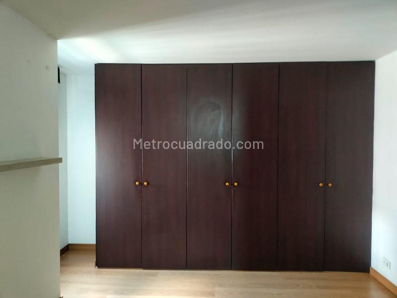 Apartamento de 3 Alcobas en El Poblado con Balcón y Parqueadero - 9