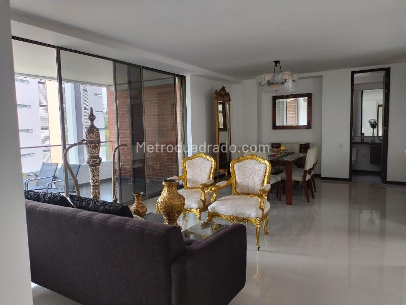 Modern 3BR Apartment with Gym in El Poblado