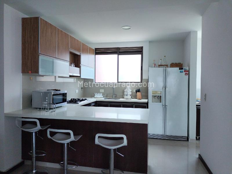 Apartamento Moderno de 3 Alcobas con Gimnasio en El Poblado - 5