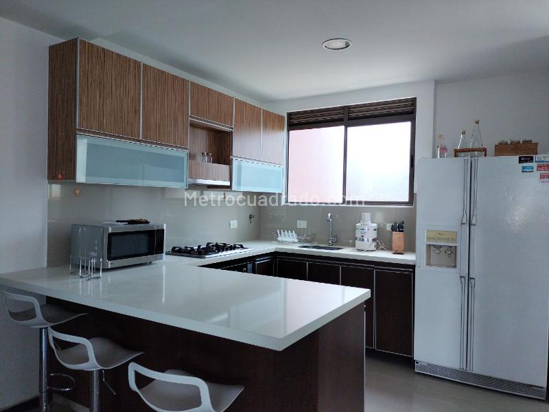 Apartamento Moderno de 3 Alcobas con Gimnasio en El Poblado - 7